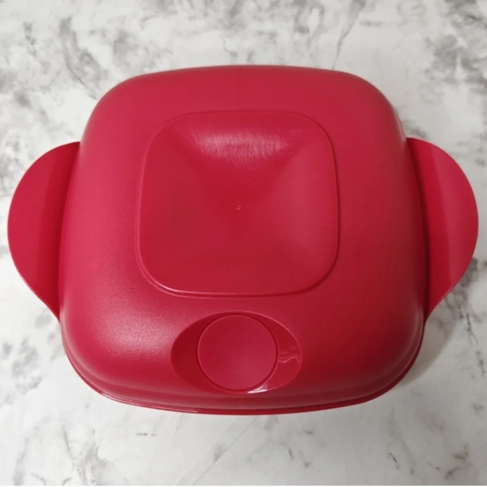 Tupperware Vent ‘N Serve 475ml Red Square Microwave Dish with Vented Lid